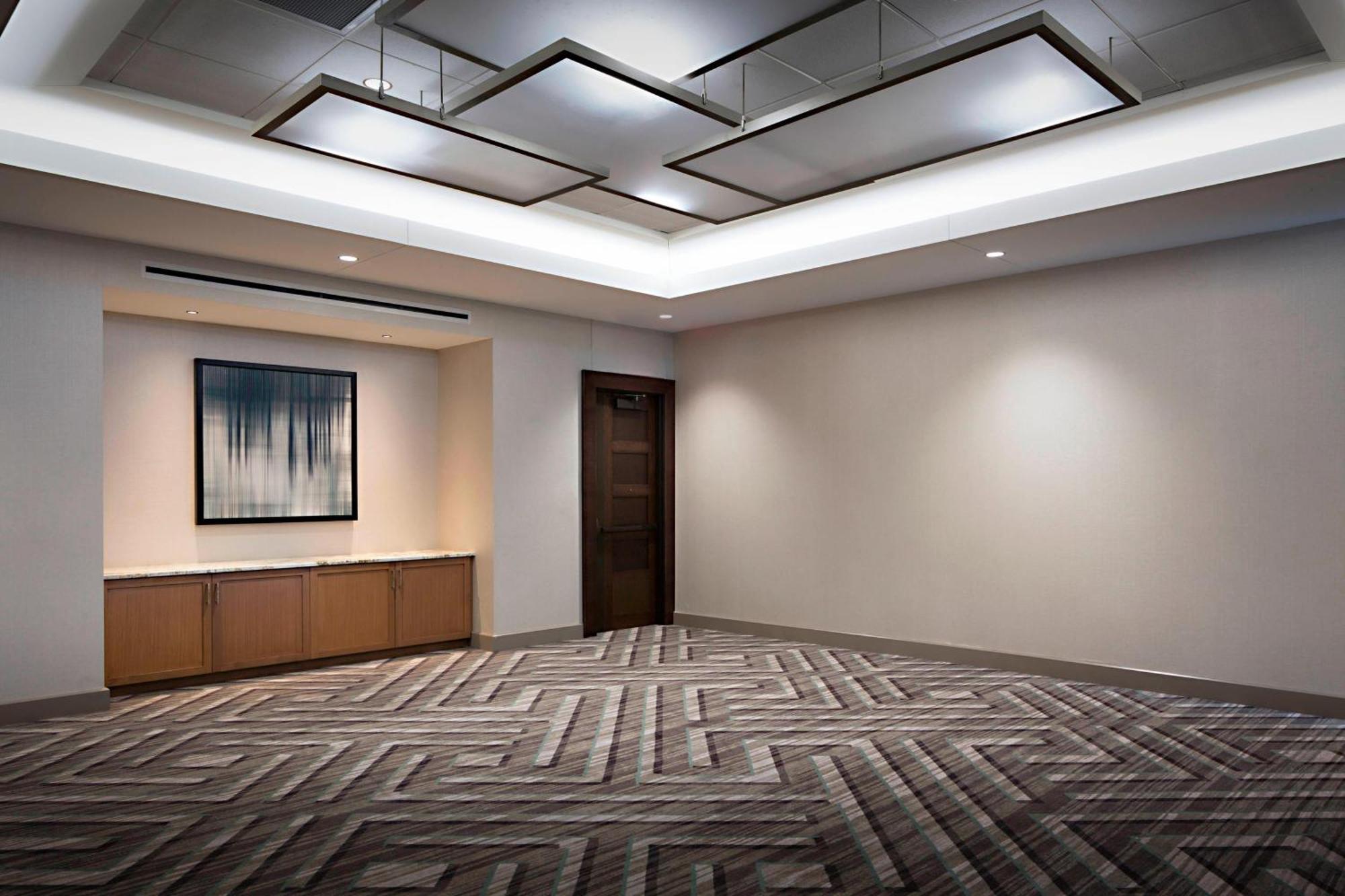 Omaha Marriott Downtown At The Capitol District Hotel Exterior photo