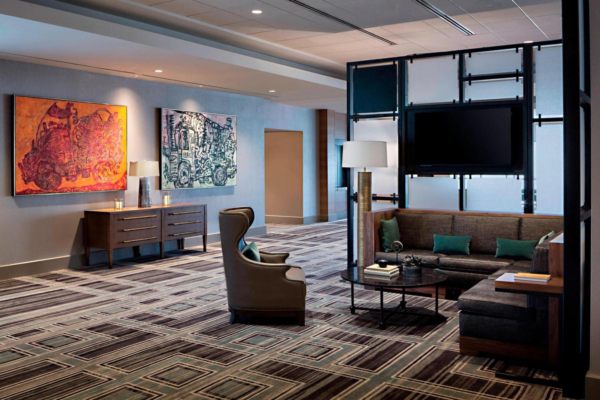 Omaha Marriott Downtown At The Capitol District Hotel Exterior photo
