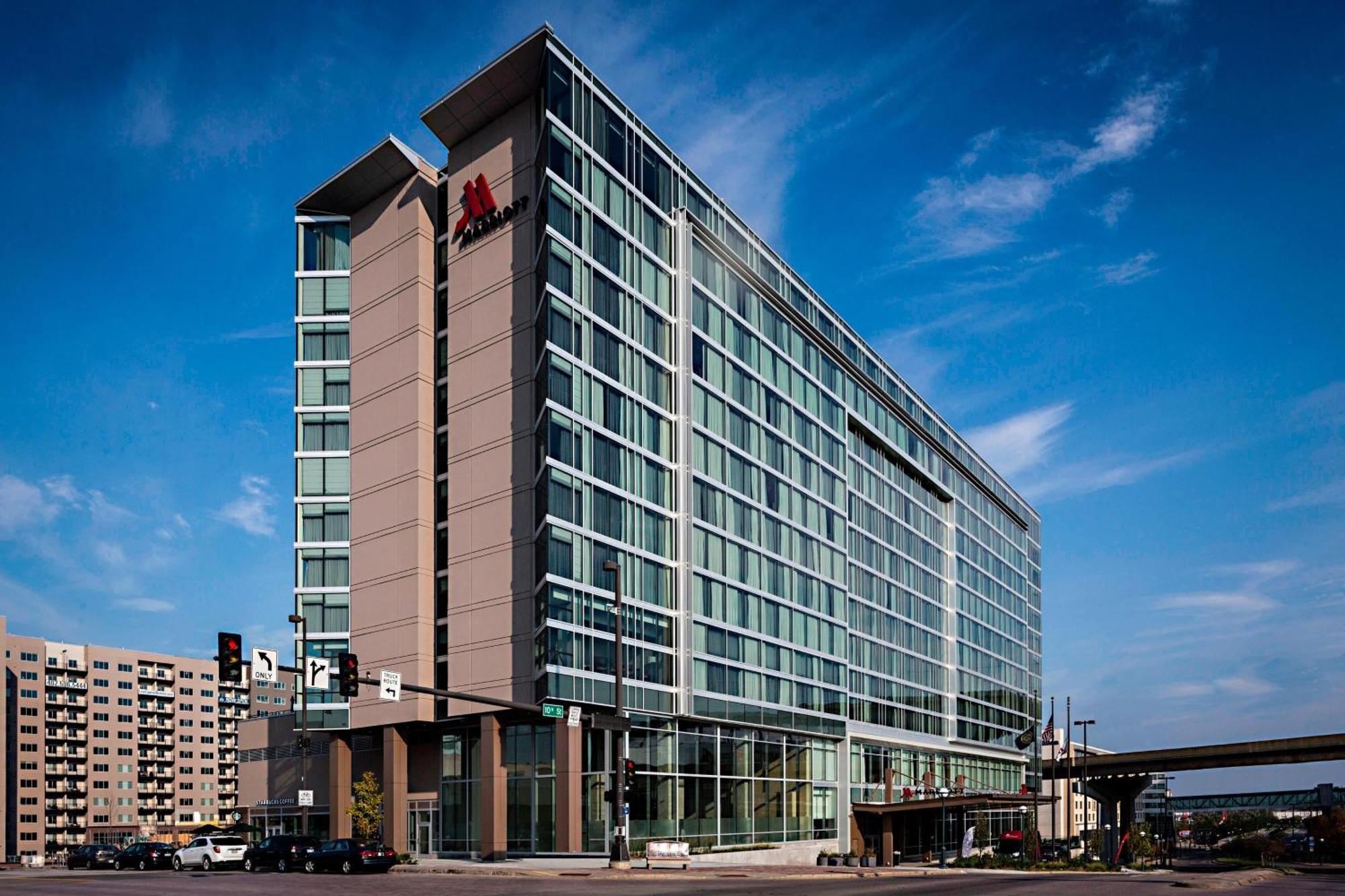 Omaha Marriott Downtown At The Capitol District Hotel Exterior photo