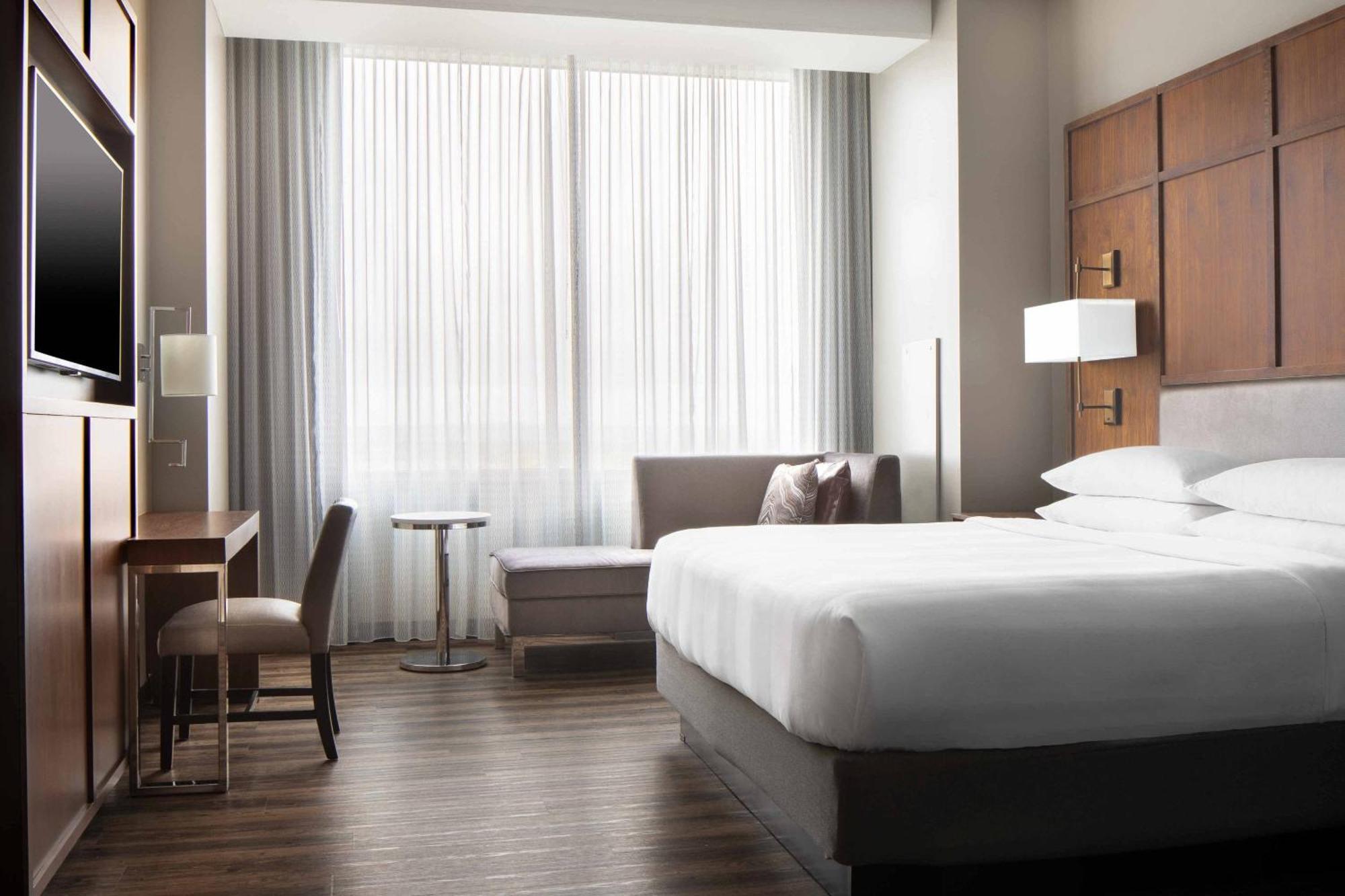 Omaha Marriott Downtown At The Capitol District Hotel Exterior photo